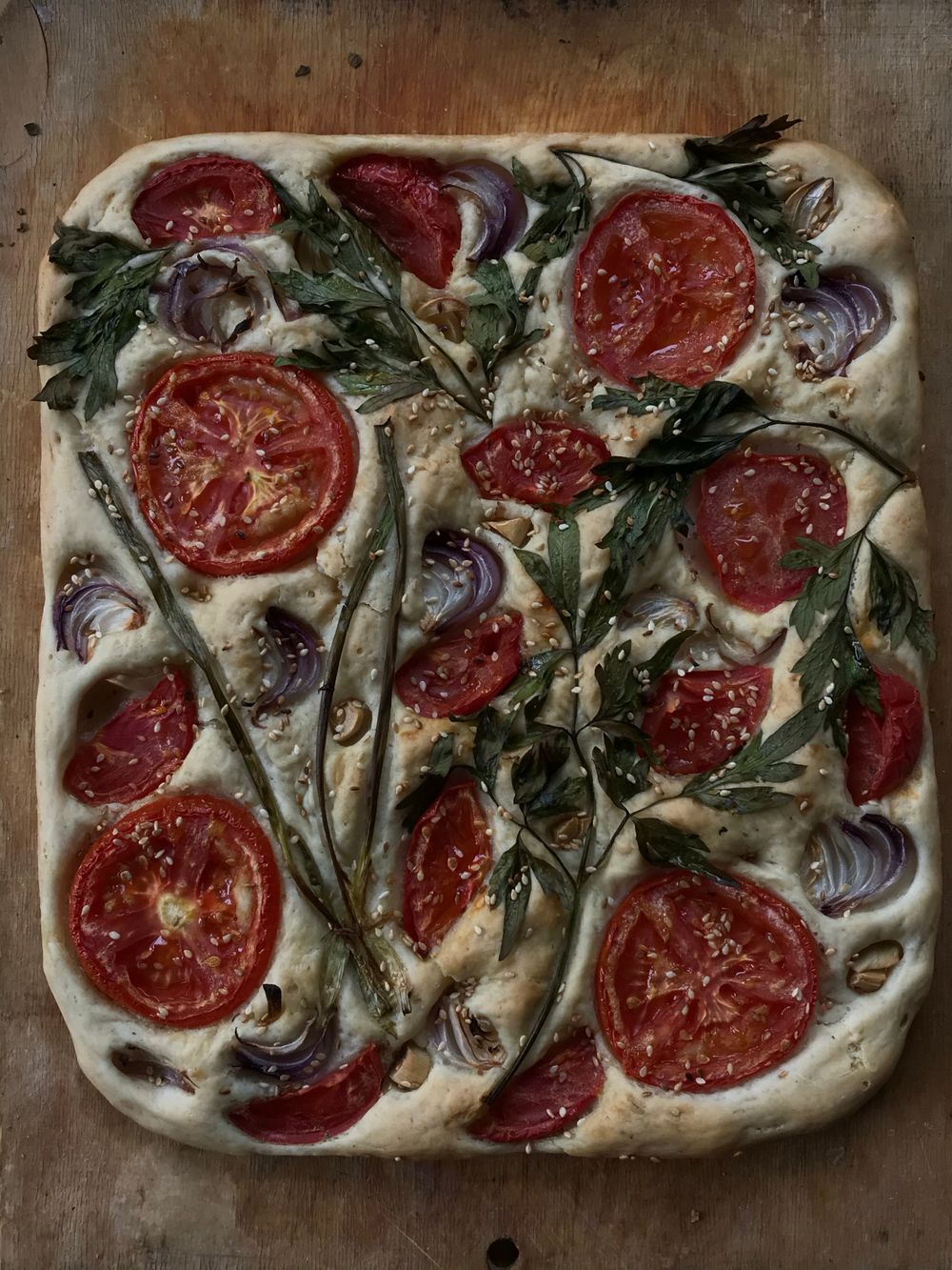 Scacciata siciliana in teglia con pomodoro e cipolla